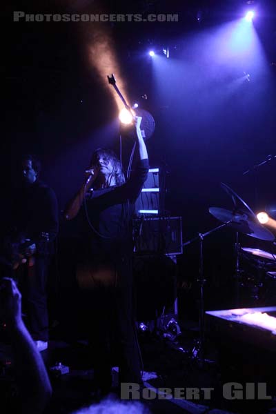 THE YOUNG GODS - 2010-12-07 - PARIS - La Maroquinerie - Franz Treichler - Vincent Hänni